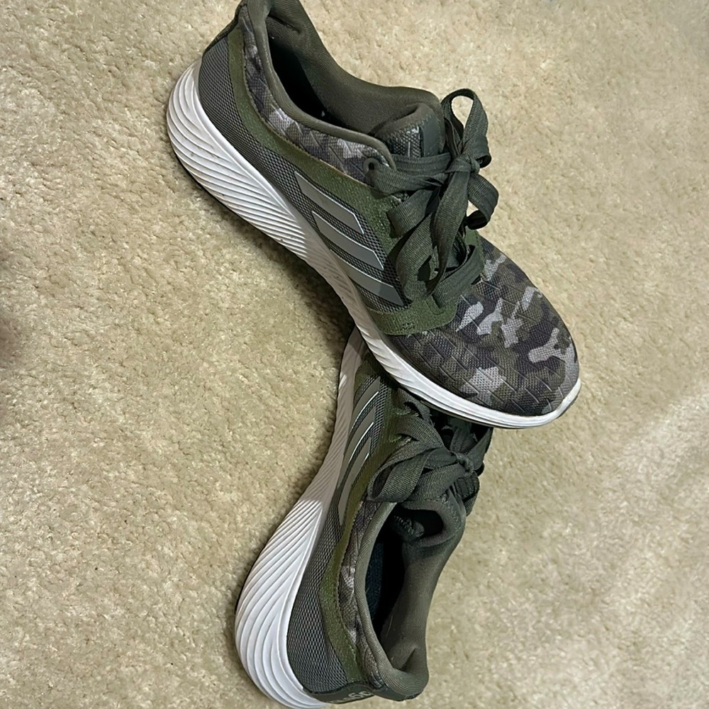 Women's Adidas Edge Lux Camo Sneakers great condition no box size 7 minor wear